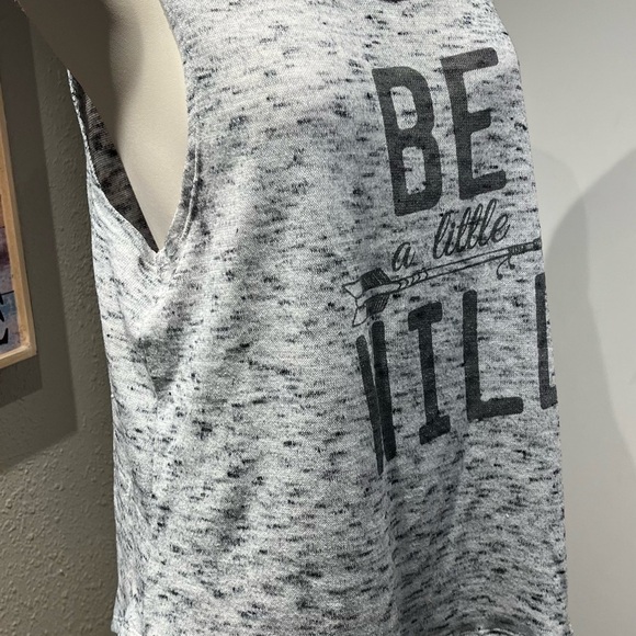 Wound Up Gray Sleeveless Muscle Tee Relaxed Fit - Picture 6 of 16